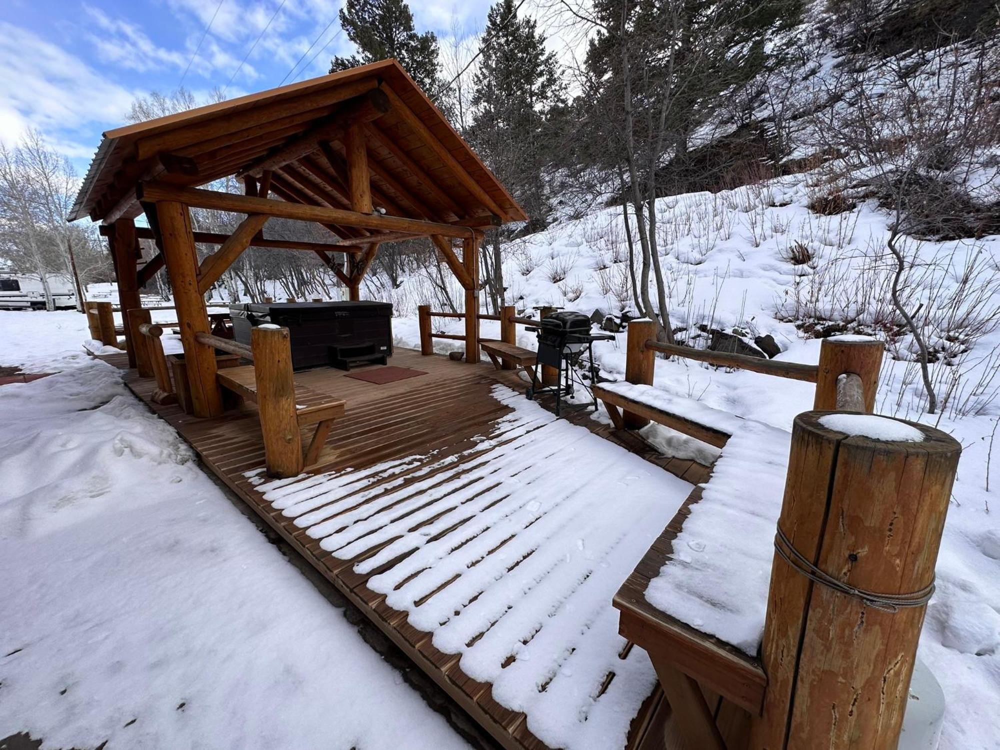Ute Bluff Lodge, Cabins And Rv Park South Fork Exterior photo