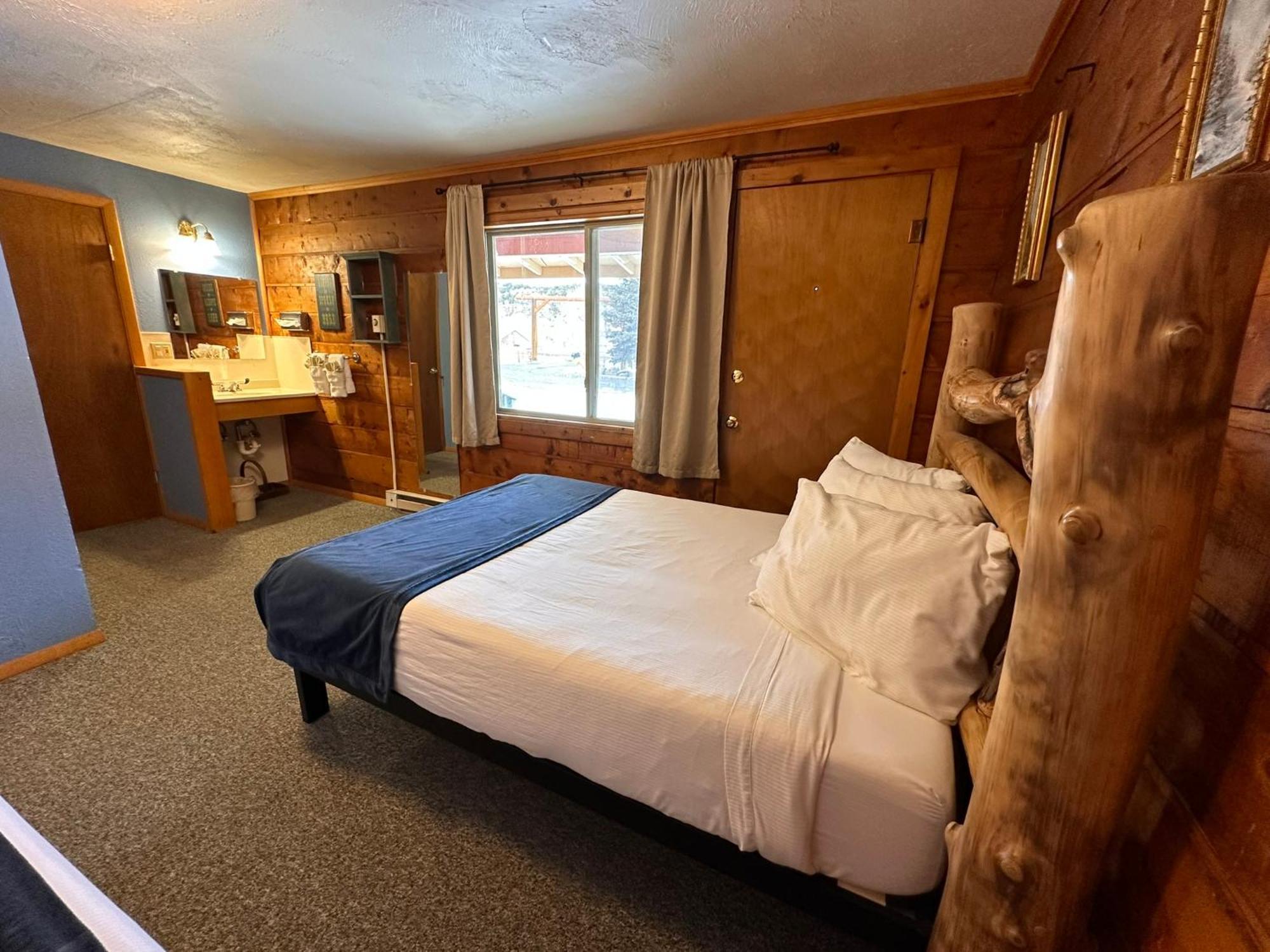 Ute Bluff Lodge, Cabins And Rv Park South Fork Exterior photo
